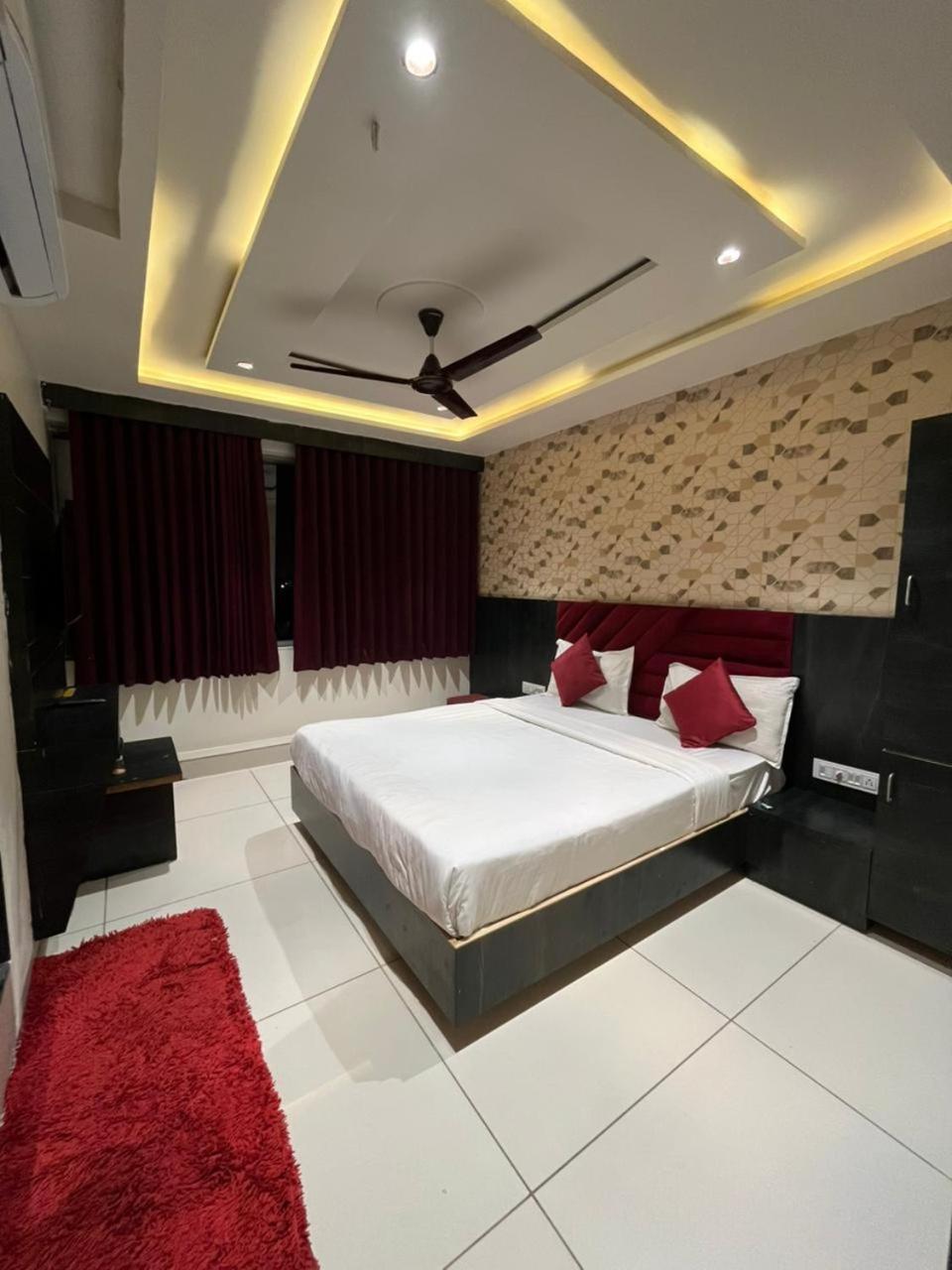Prime View Hotel Ahmedabad Zimmer foto